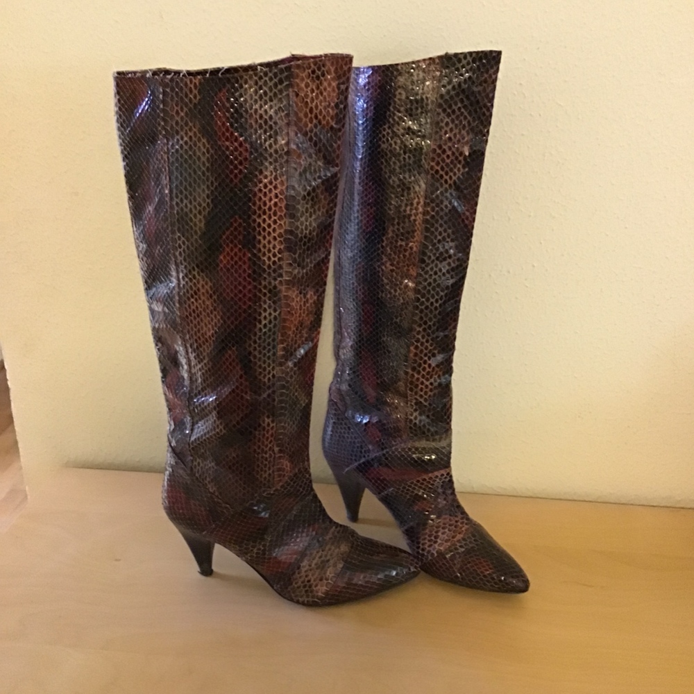 SNAKESKIN BOOTS SIZE 6.5M